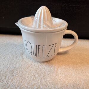 Rae Dunn SQUEEZE kitchen ceramic juicer